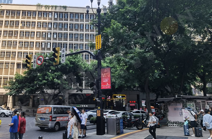 鄉村復雜環境燈桿廣告屏耐用性設計